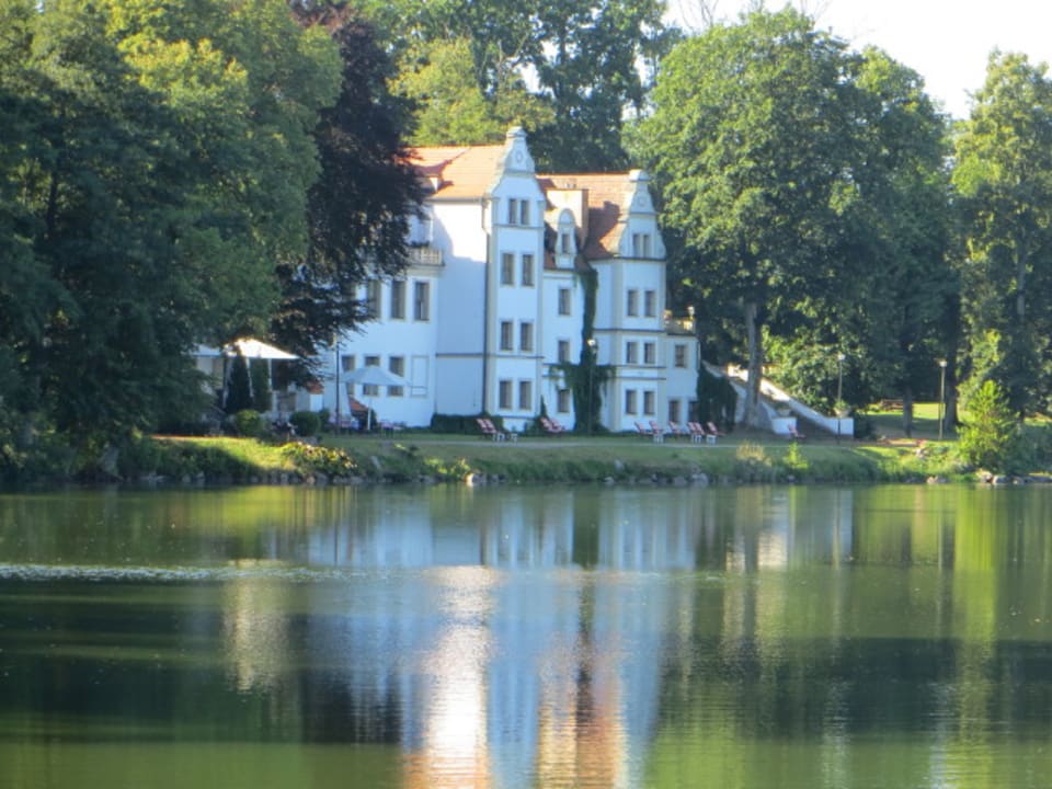 Außenansicht Podewils Schlosshotel