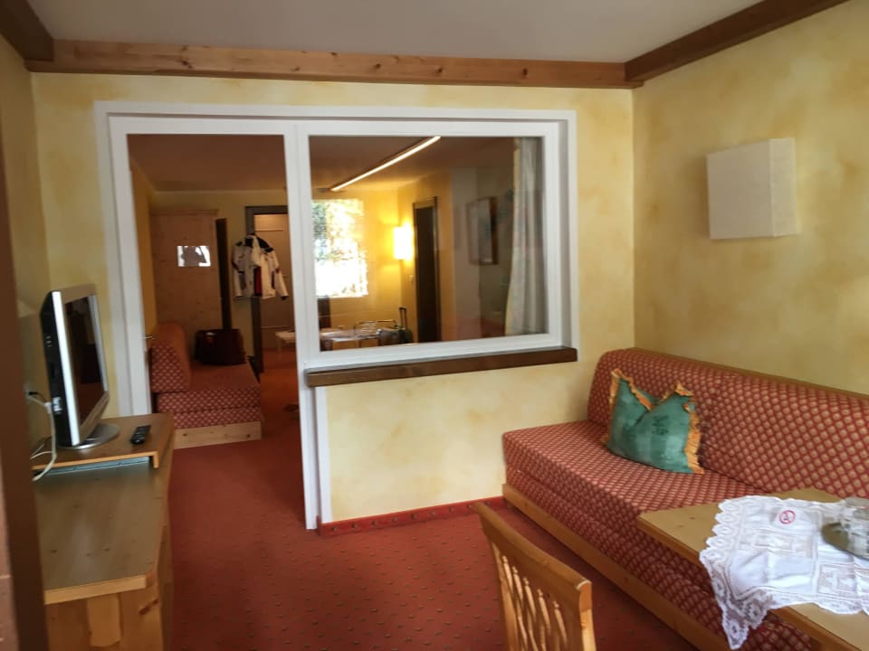 Blick zum Schlafzimmer Alpenbad Hotel Hohenhaus