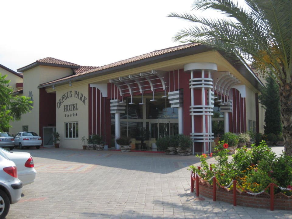 Eingang zum Hotel Orfeus Park Hotel Orfeus Park