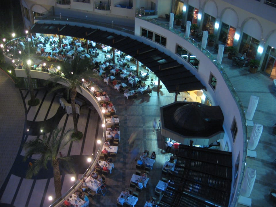 Büffet am Abend Saphir Resort & Spa