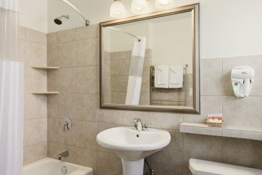Guest Room Bathroom Hotel Versey