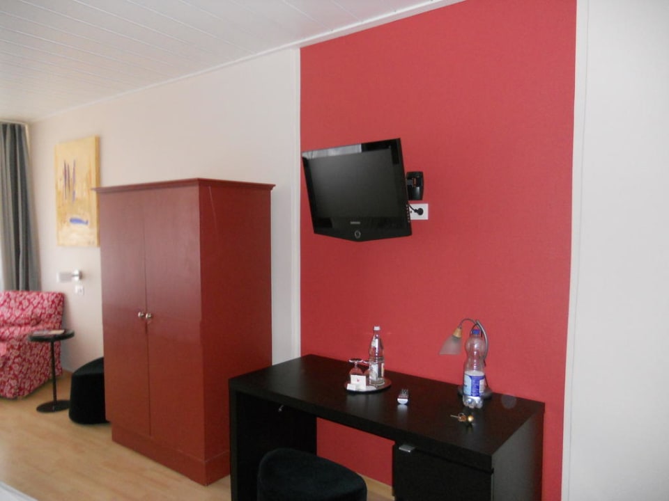 Moderne Ausstattung Hotel Roter Hahn