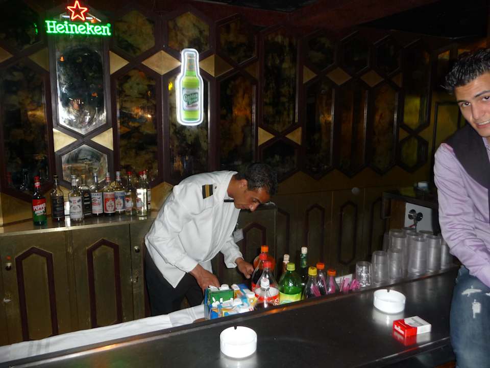 Und wieder werden leckere Cocktail geschüttelt The Orangers Beach Resort and Bungalows