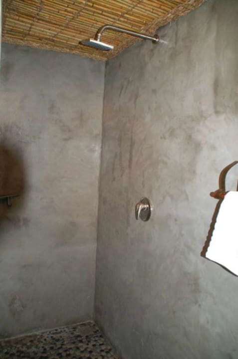 Dusche im Waterhole-Chalet Okaukuejo Camp