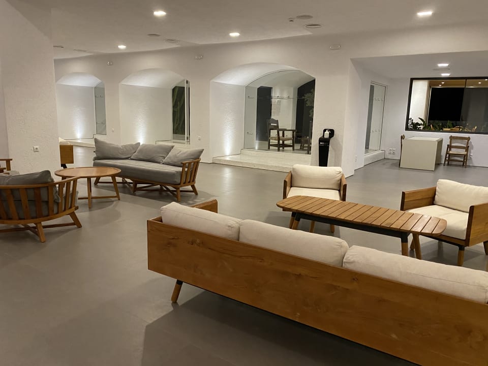 Lobby Hotel Petra Mare