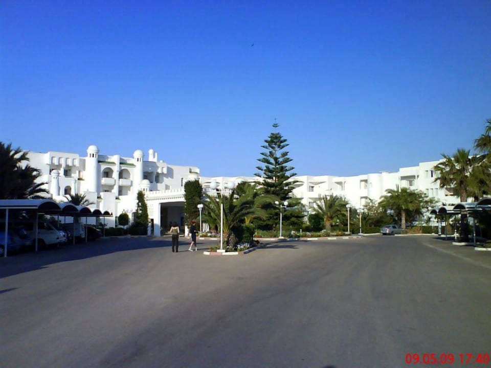 Haupthaus / Eingang Hotel El Mouradi Skanes Beach