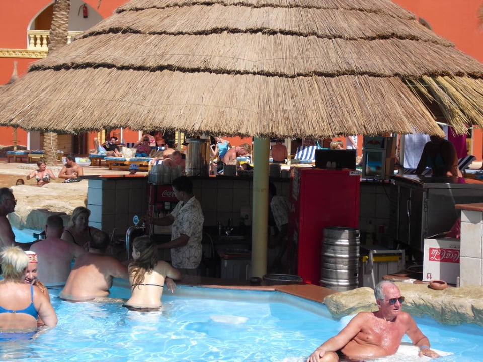 Bar im Pool Pickalbatros Alf Leila Wa Leila Resort - Neverland Hurghada