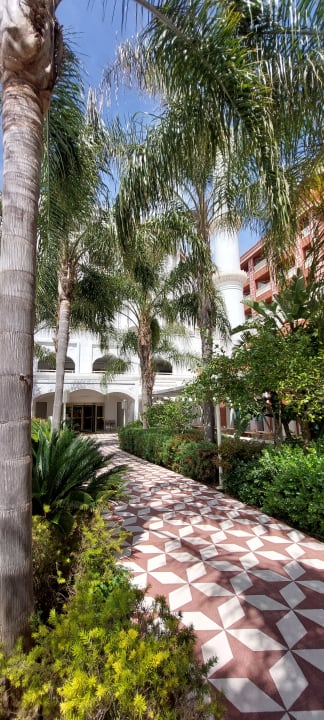 Gartenanlage Royal Taj Mahal Hotel