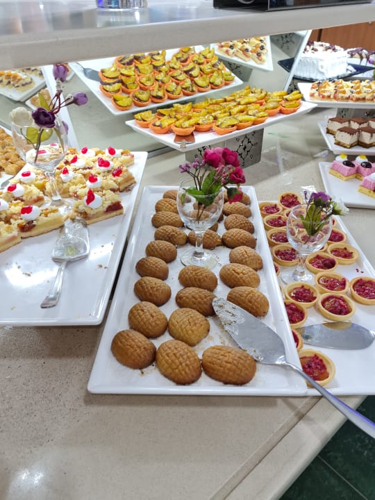 Gastro Side Breeze Hotel