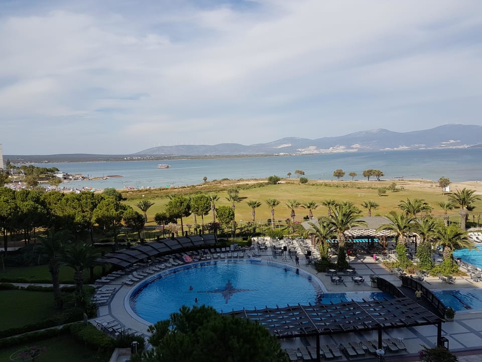 Pool Venosa Beach Resort & Spa