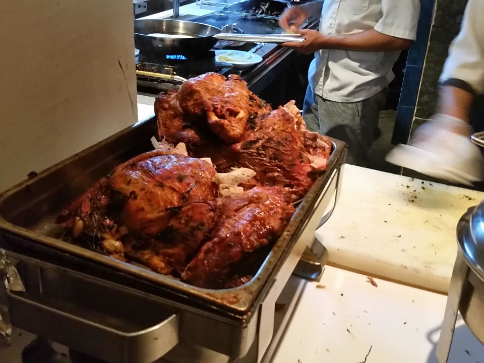 Leckeres Essen  The Orangers Beach Resort and Bungalows