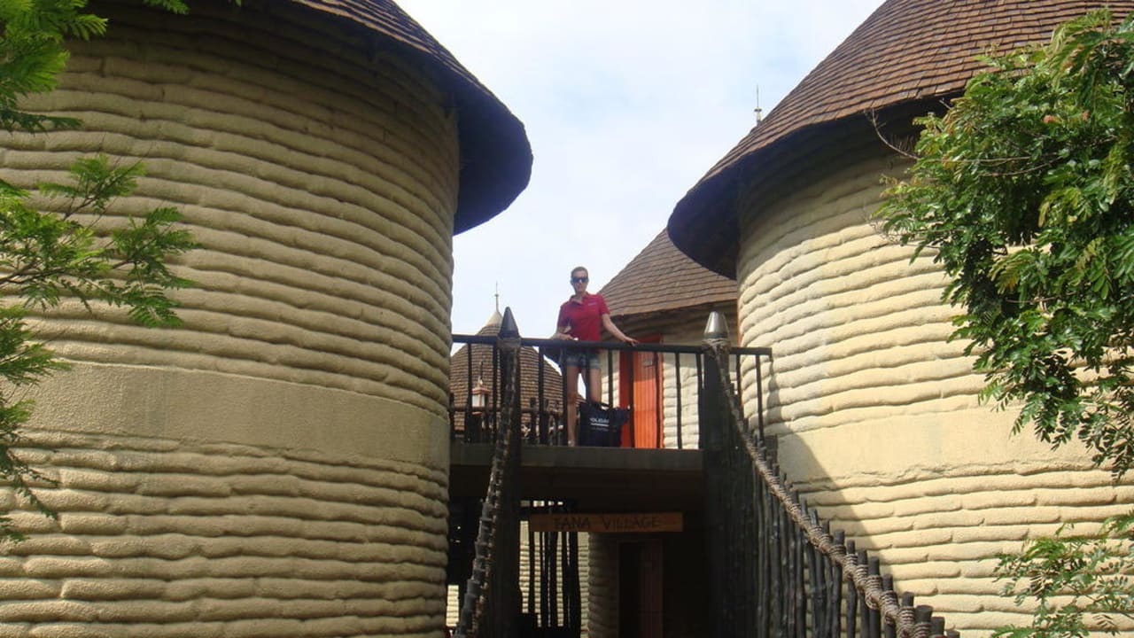 Домики в отеле Taita Hills Safari Resort & Spa