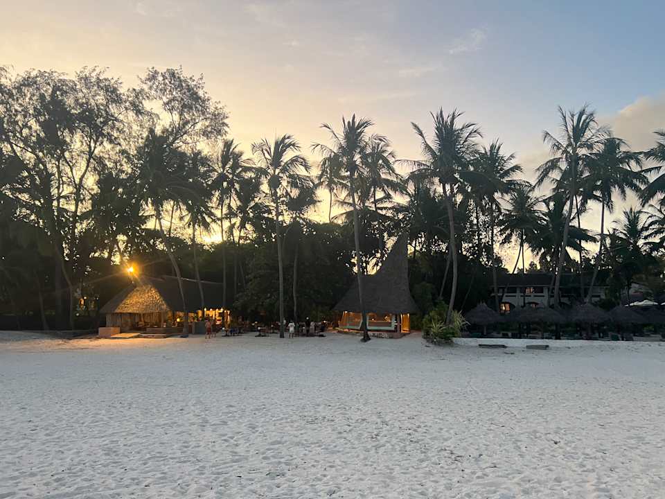 Außenansicht Hotel Pinewood Beach Resort & Spa