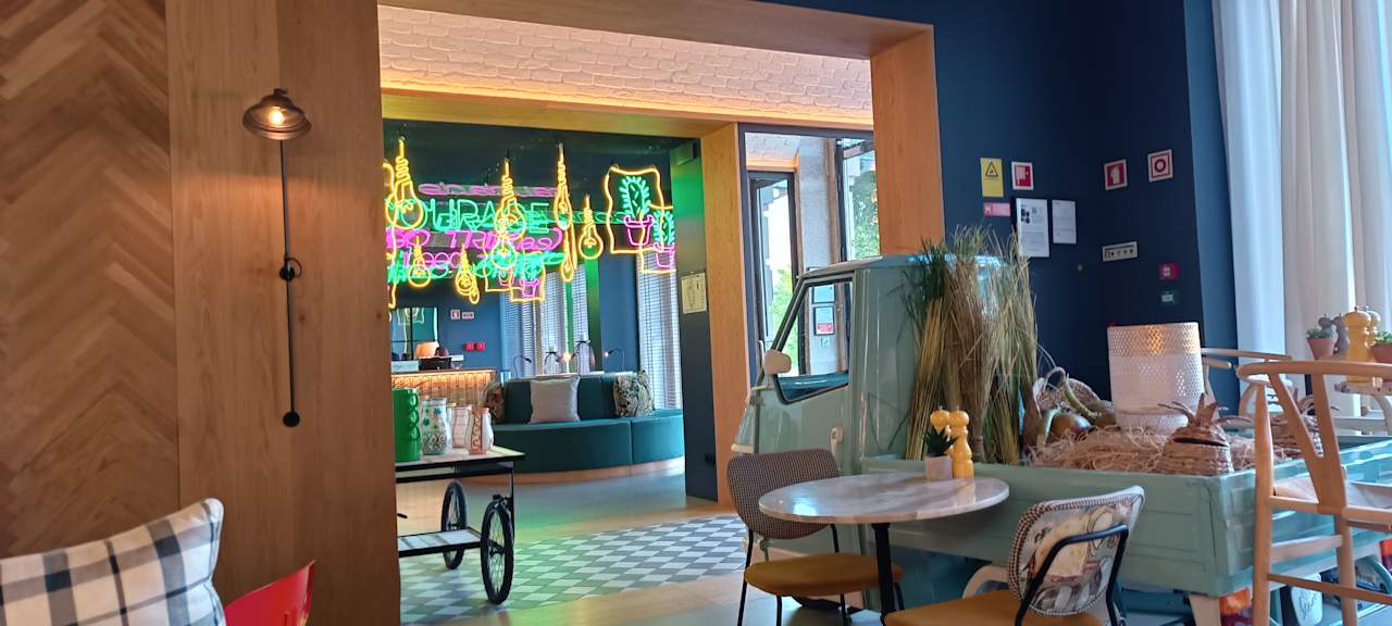 Lobby Se Catedral Hotel Porto, Tapestry Collection By Hilton