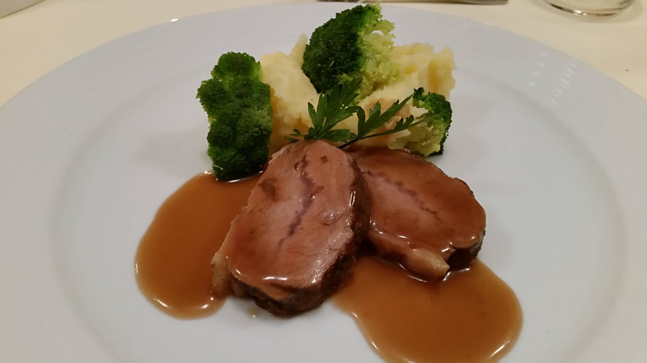 Geschmortes Kalbschulternahtl. (Hauptspeise) Vitalhotel Rainer