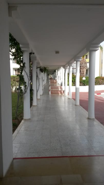 Gang zu den Zimmern Hotel El Borj