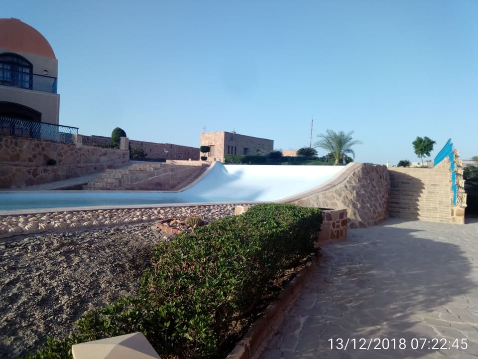 Pool Rohanou Beach Resort