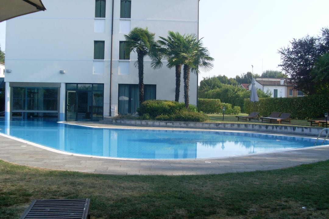 Pool schön angelegt Villa Pace Park Hotel Bolognese