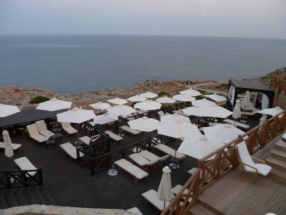 Liegen soweit das Auge reicht  Hotel Kalithea Horizon Royal