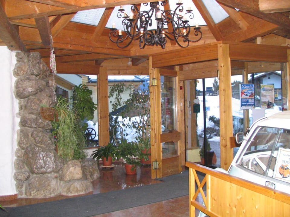 Vötter´s Sportkristall - Eingangsbereich Vötters Verwöhnhotel Kaprun