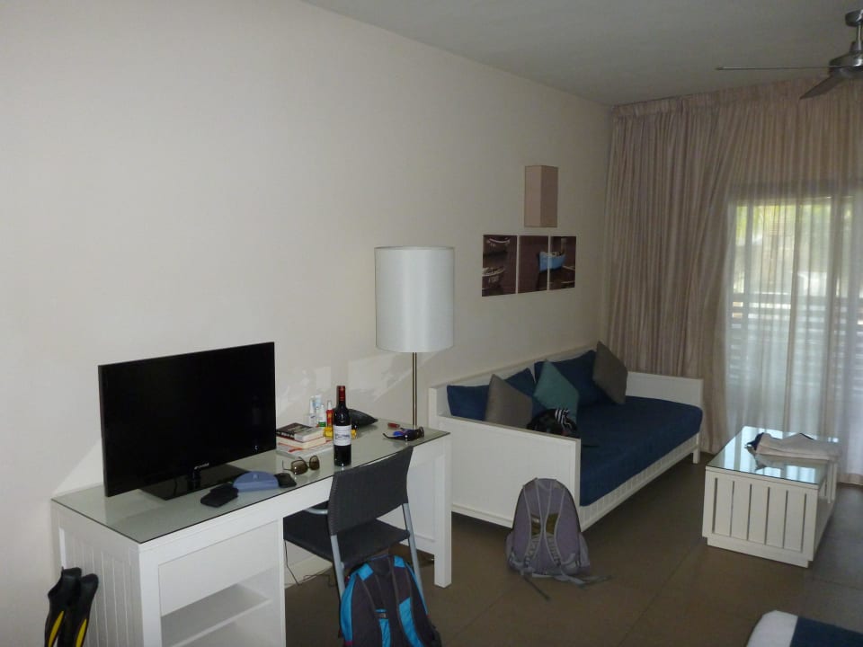 Studio mit Couch und TV Be Cosy with LOV