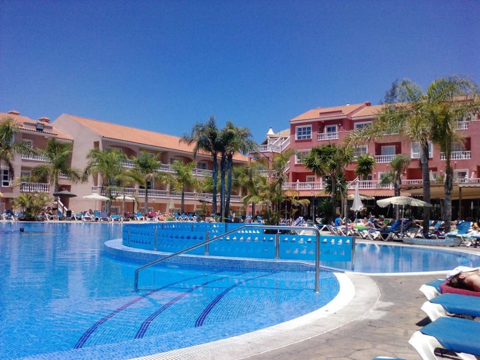 Große Poollandschaft Hotel El Duque