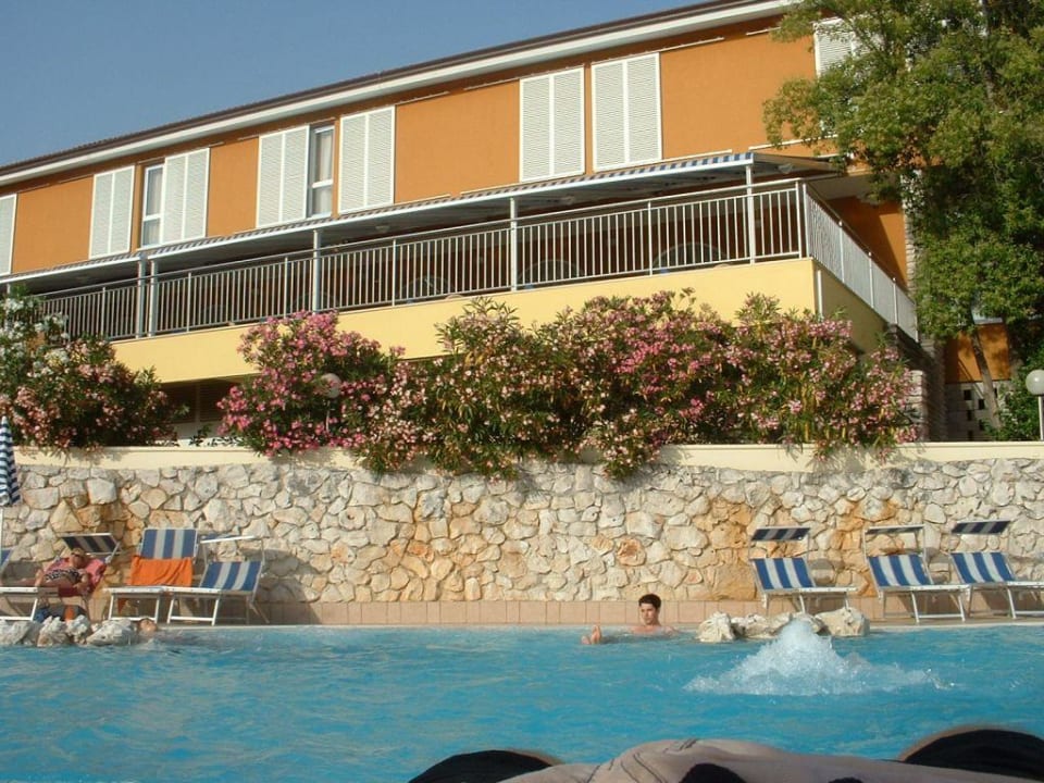 Hotelansicht vom Pool aus Valamar Sanfior Hotel & Casa