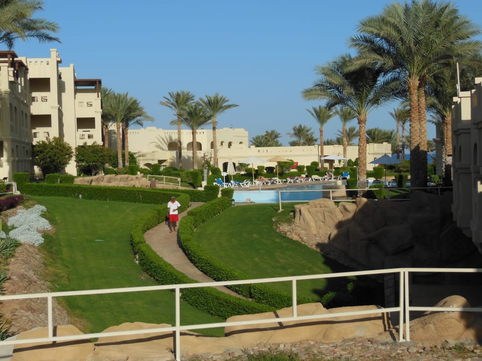 Mit Blick auf den Weg zur Tauchbasis Rixos Sharm El Sheikh Adults Only 18 +