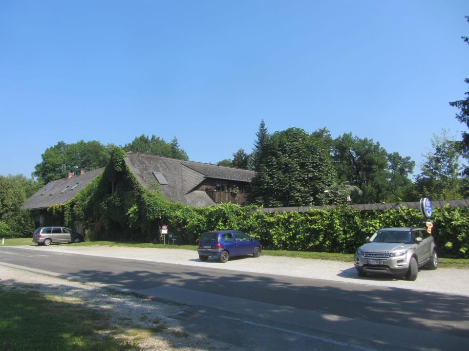 Außenansicht von der Straße Weingasthof Rauch-Hof