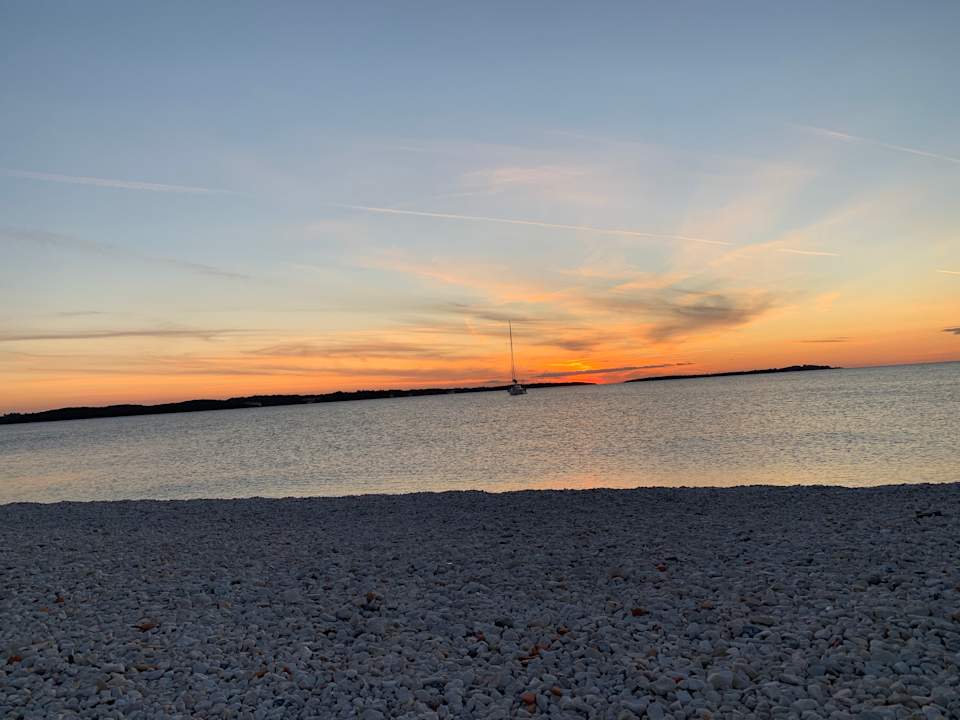 Strand Azura Deluxe Resort & Spa Hotel