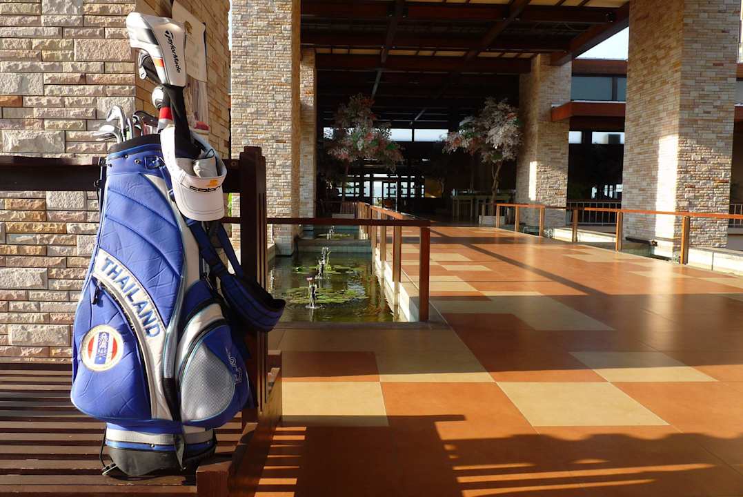 Eingang zum Clubhaus Mountain Creek Golf Resort & Residences