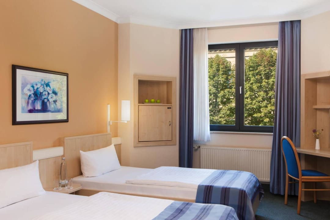 Business Twin IntercityHotel Magdeburg