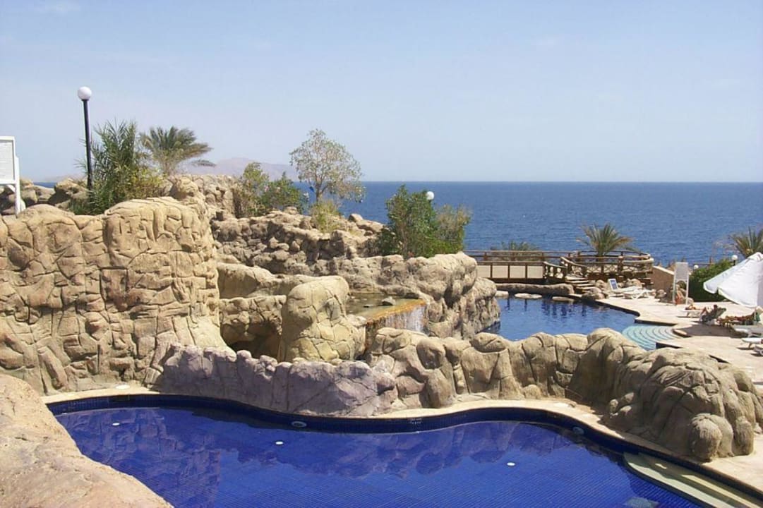 Бассейн Sheraton Sharm Hotel, Resort, Villas & Spa
