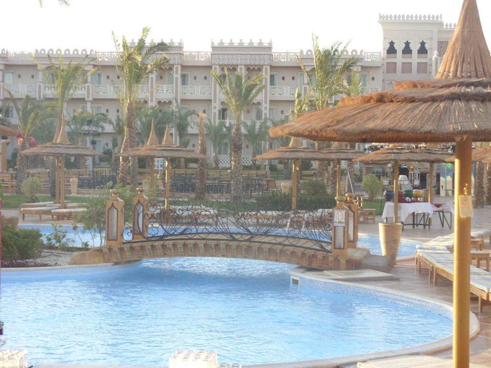 Hotel mit der riesigen Poollandschaft Pickalbatros Palace Resort