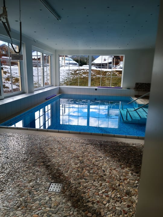 Pool Familien- und Wellnesshotel Viktoria