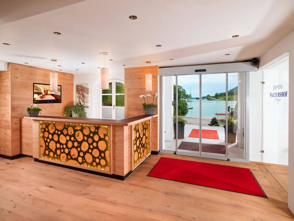 Rezeption mit Seeblick Seehotel Waltershof im Malerwinkel