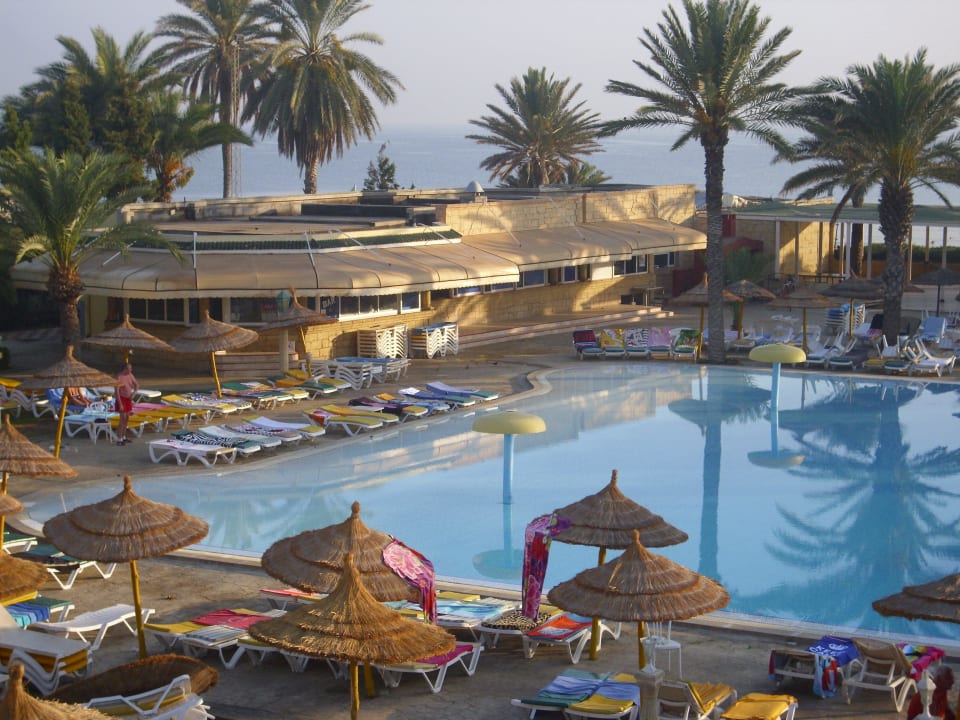 Poolbar mit Grillstation und Snacks Houda Golf & Beach Club