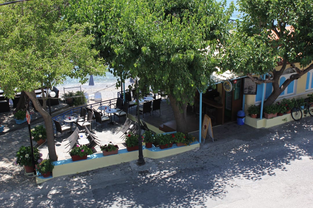 Das zum Hotel gehörige Cafe Votsalakia Beach