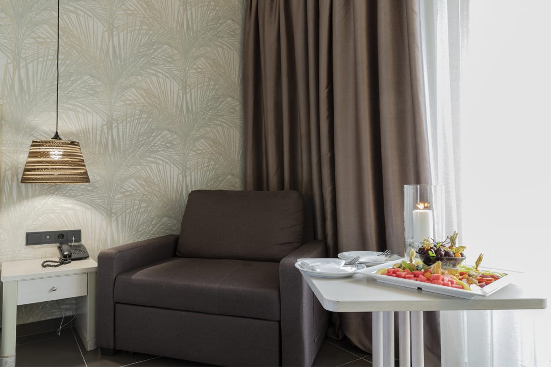 Zimmer Dion Oasis House