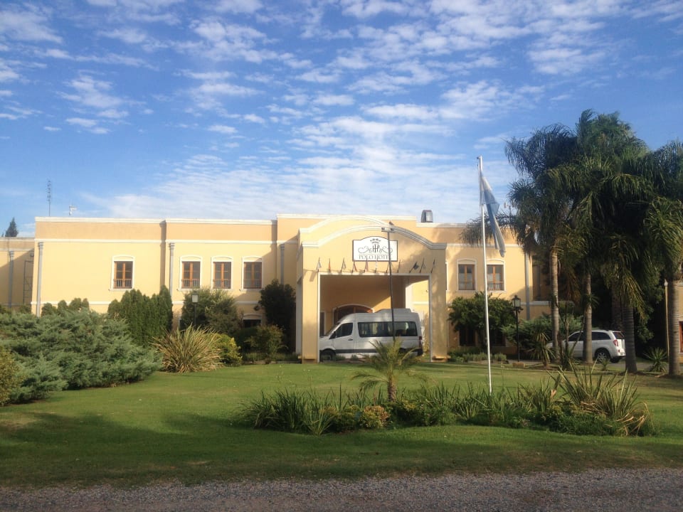 Eingang Resort De Campo & Polo