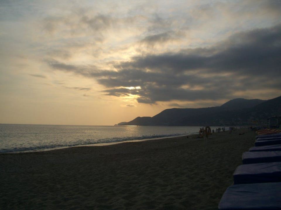 Sonnenuntergang am Strand Hotel Kleopatra Bebek