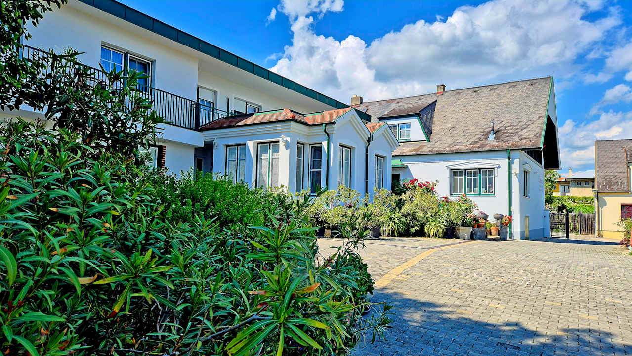 Außenansicht Pension - Weinhof Kranixfeld Fischl