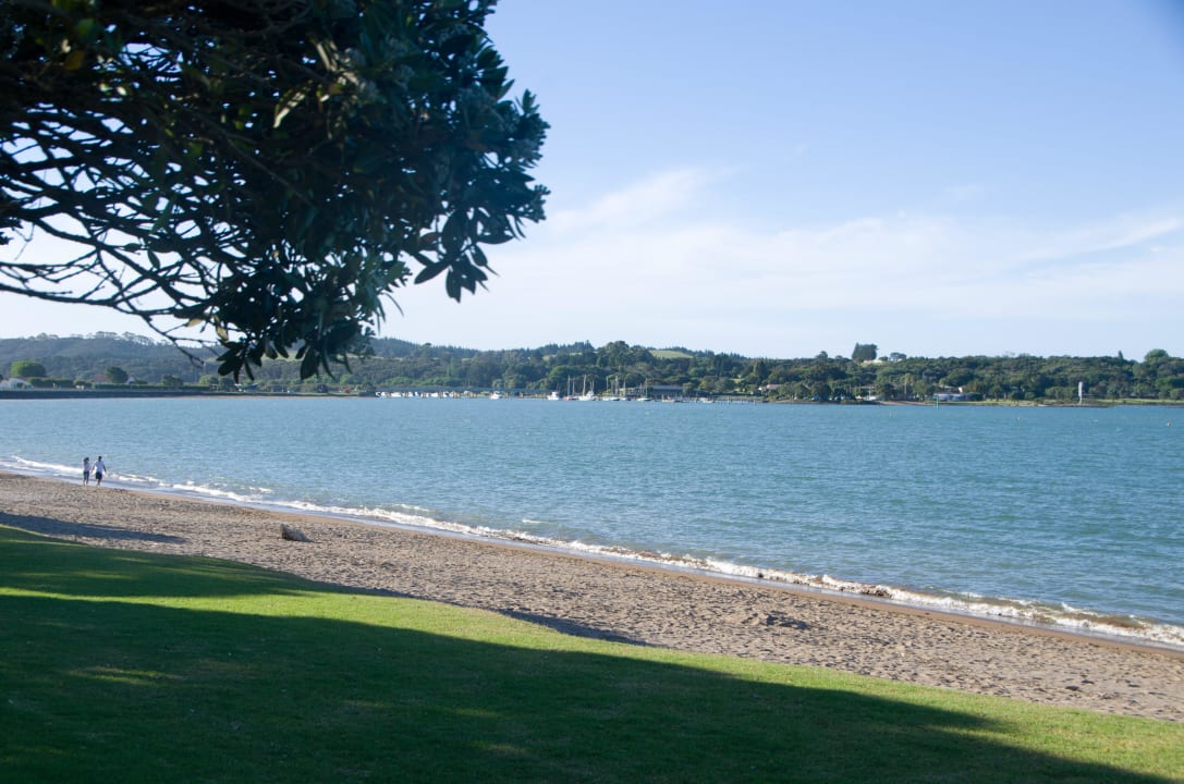 On the Best Beach in Paihia Bay Sands Motel