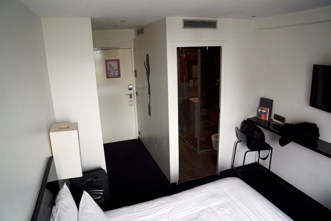 Überblick über das Zimmer Hotel Le Chat Noir