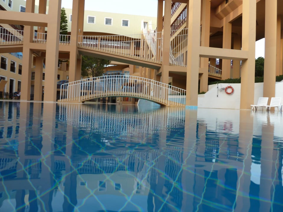 Hotel Pool Asteria Collection Side