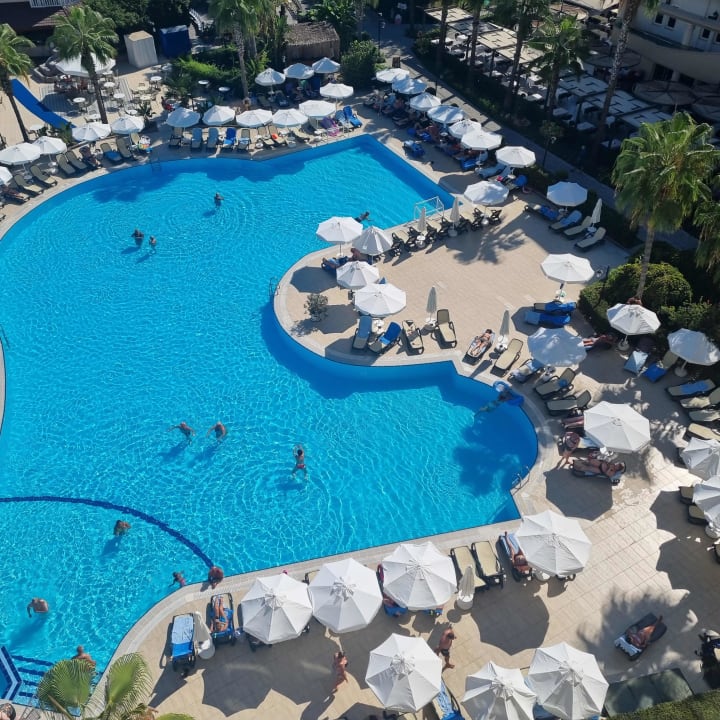 Pool Bella Resort & Spa