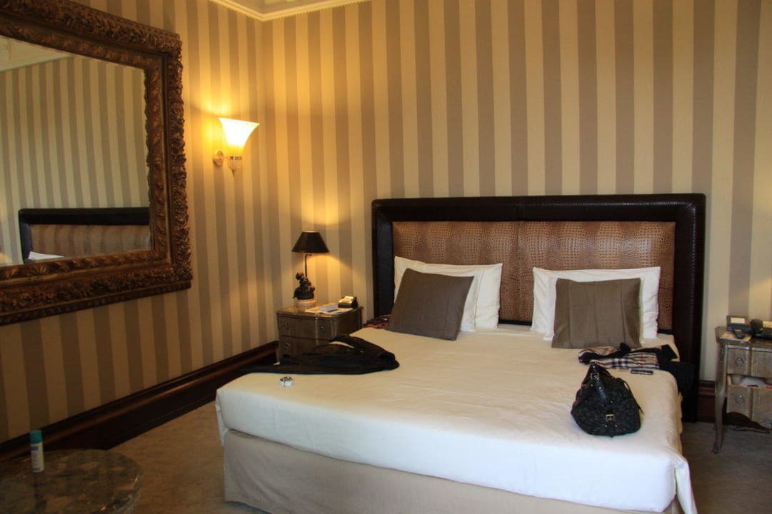 Спальня Anantara Palazzo Naiadi Rome Hotel