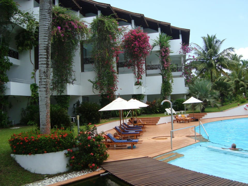 Hotel und Pool Hotel Lanka Princess Ayurveda