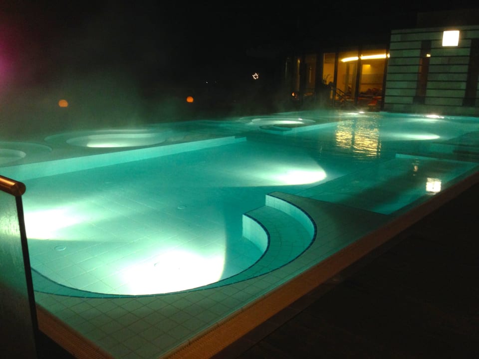 Außenpool Nacht Hotel Reiters Supreme