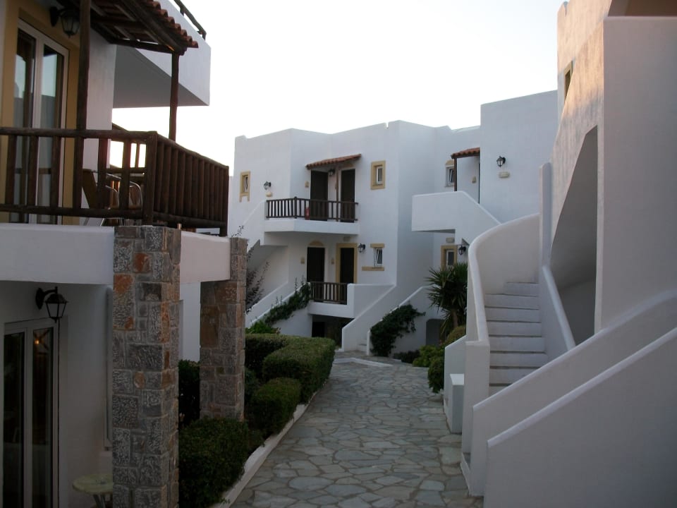 Zugang zu den verschiedenen Zimmern Alexander Beach Hotel & Village Resort
